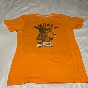 Tennessee Vols Smokey T-shirt size Large in like new condition